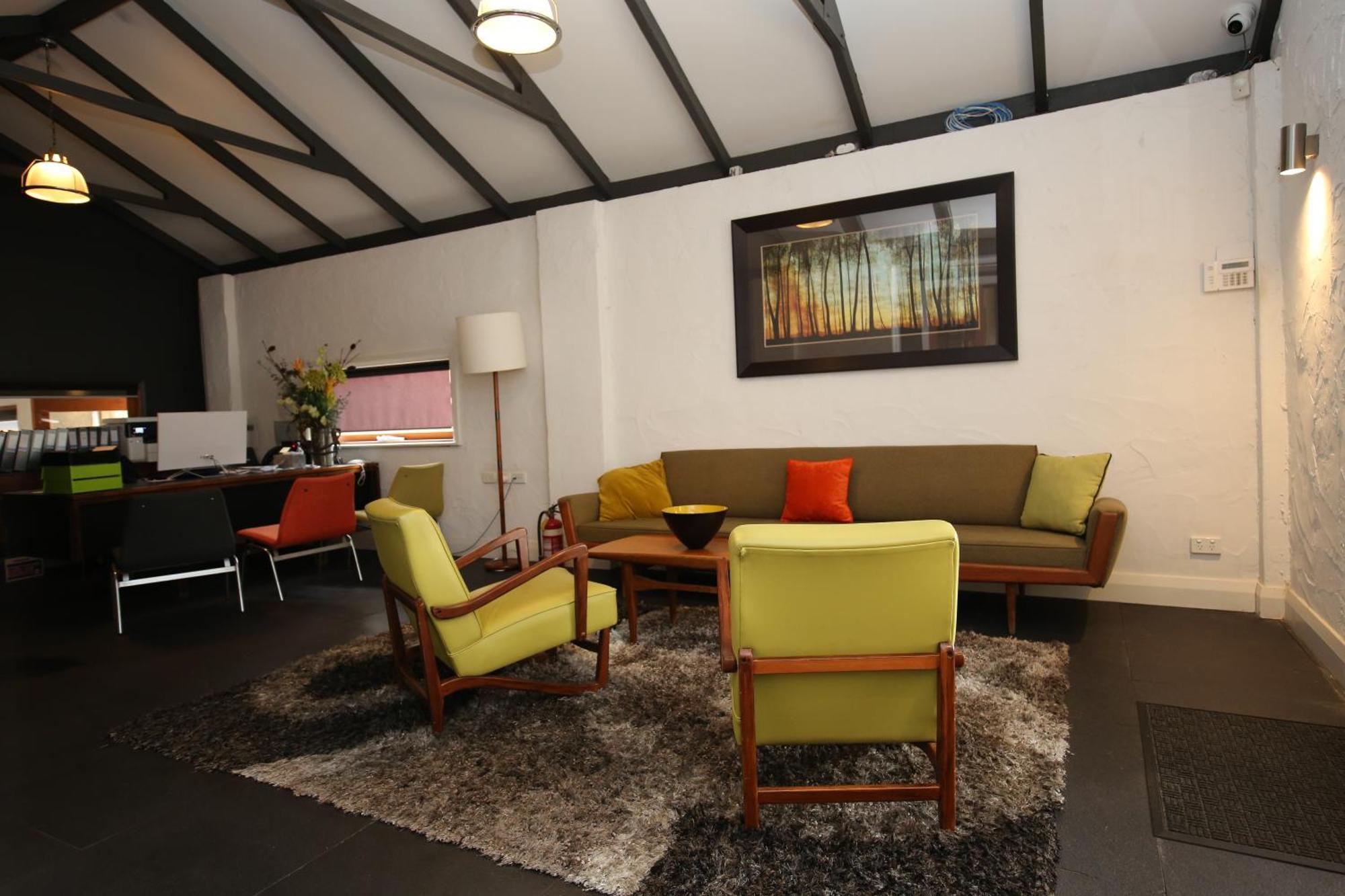 Mahogany Inn And Distillery Mahogany Creek Extérieur photo