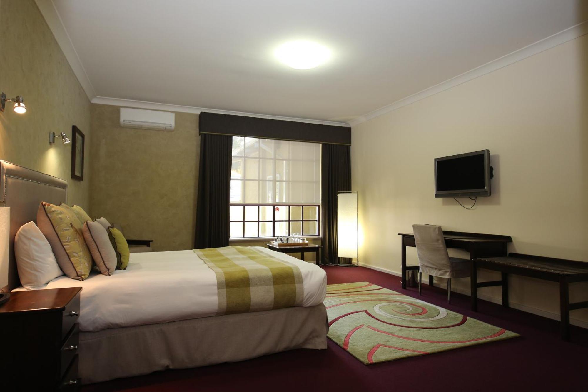 Mahogany Inn And Distillery Mahogany Creek Extérieur photo