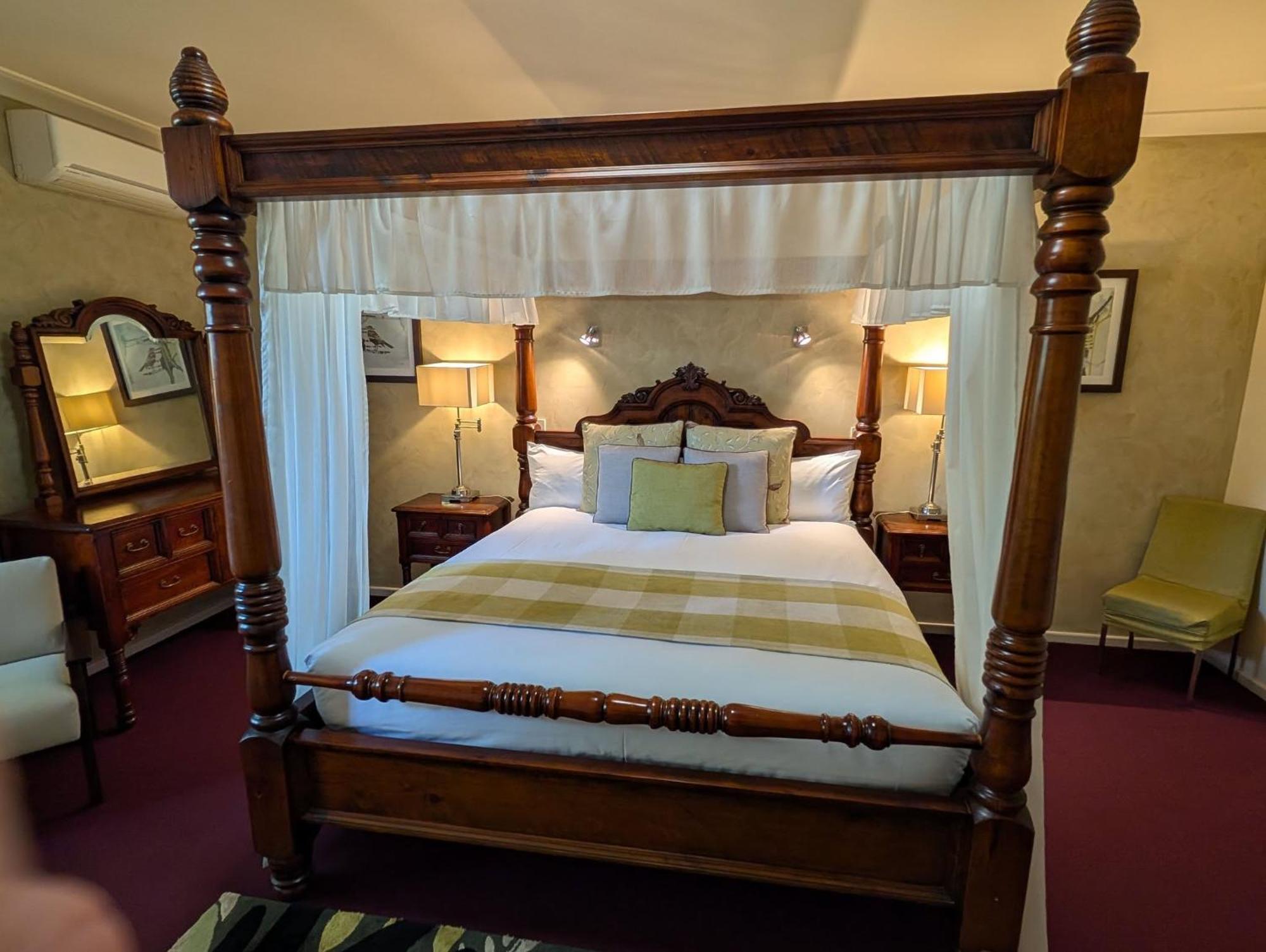 Mahogany Inn And Distillery Mahogany Creek Extérieur photo